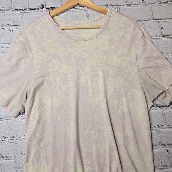 Lululemon Mens 5 Year Basic Tee Cloudy Wash Misty Pink Cream Tshirt Size Unknown - Picture 2 of 9